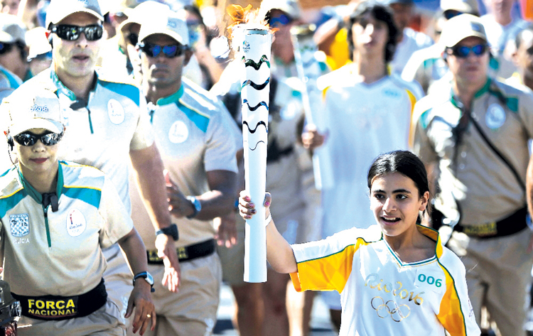 ഖല്‍ബിലെ തീയണച്ച് ഹനാന്‍െറ ദീപശിഖാ പ്രയാണം
