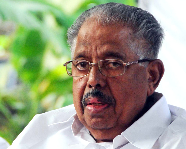 ശിഹാബ്​ തങ്ങൾ ആത്മീയ നേതാവല്ലെന്ന വാദം ആവർത്തിച്ചും ലീഗിനെ ​പിന്തുണച്ചും ആര്യാടൻ