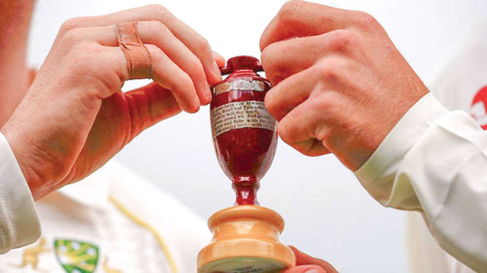 ആ​ഷ​സ്​ പ​ര​മ്പ​ര​ക്ക്​ ക​ച്ച​മു​റു​ക്കി ഇം​ഗ്ല​ണ്ടും ആ​സ്​​ട്രേ​ലി​യ​യും