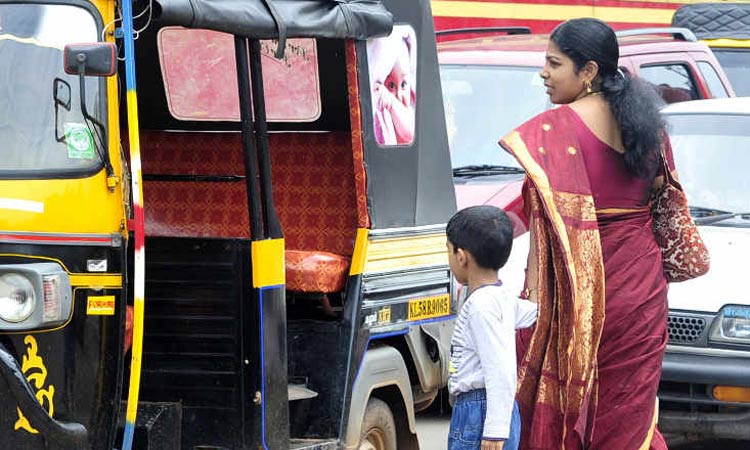 ഒാ​േട്ടാക്കാരുമായി തർക്കം വേണ്ട; ചാർജറിയാനും പരാതി അയക്കാനും ഇൗ ആപ്​ മതി