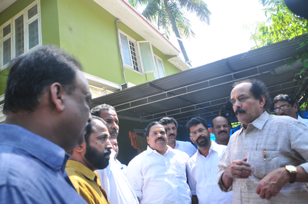 കണ്ണൂരില്‍ വീണ്ടും സംഘര്‍ഷം; ബി.ജെ.പി നേതാവിന്‍െറ വീടിനുനേരെ ബോംബേറ്