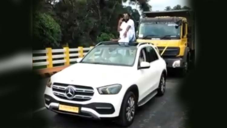 കോവിഡ് മാനദണ്ഡങ്ങൾ ലംഘിച്ച് ശാന്തൻപാറയിൽ റോഡ്‌ ഷോ; പൊലീസ് കേസെടുത്തു 