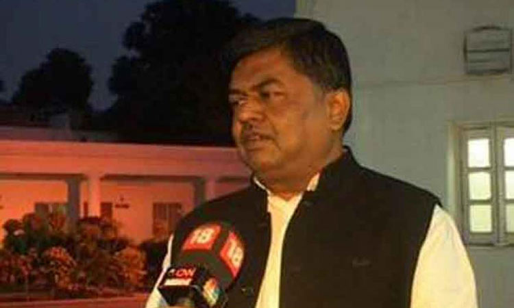 പുൽവാമ ഭീകരാക്രമണം മോദിയും പാകിസ്താനും തമ്മിലുള്ള ഒത്തുകളിയെന്ന് കോൺഗ്രസ് എം.പി