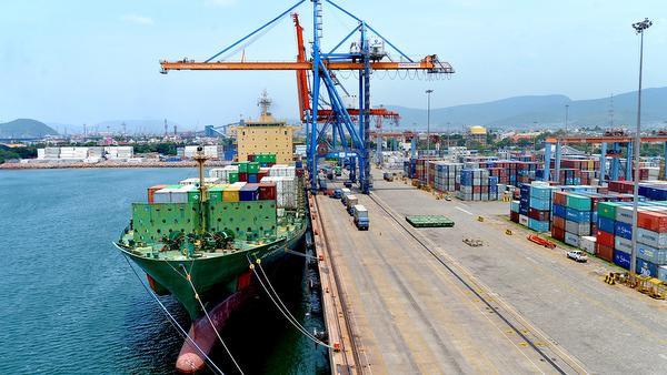 തു​റ​മു​ഖ​ങ്ങ​ളു​ടെ നി​യ​ന്ത്ര​ണം സ്വ​കാ​ര്യ​കൈ​ക​ളി​ലേ​ക്ക്​ എ​ത്താ​ൻ സാ​ധ്യ​ത –പാ​ർ​ല​മെൻറ​റി സ​മി​തി