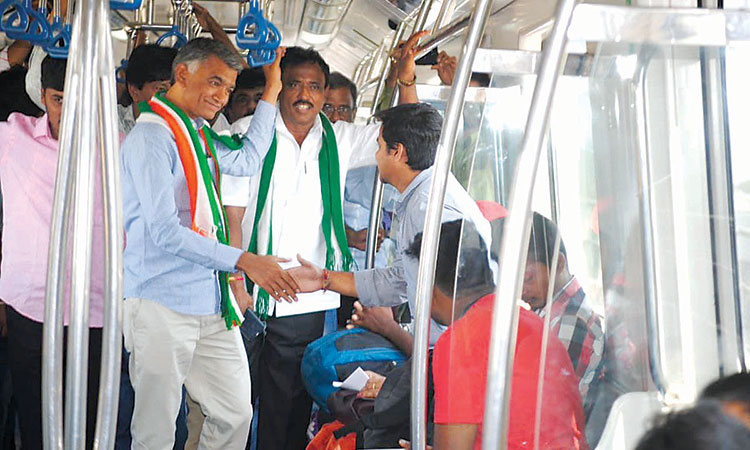 ബം​ഗ​ളൂ​രു​വി​ൽ ബ​ലാ​ബ​ലം: കു​ടി​യേ​റ്റ വോ​ട്ടു​ക​ൾ മൂ​ന്നു മ​ണ്ഡ​ല​ങ്ങ​ളി​ലും നി​ർ​ണാ​യ​ക​മാ​കും