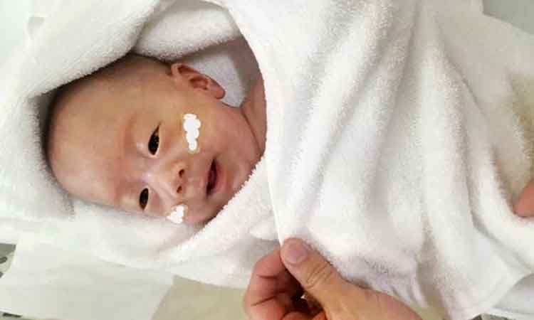 ലോകത്തെ ഏറ്റവും തൂക്കംകുറഞ്ഞ നവജാത ശിശു ആശുപത്രി വിട്ടു ലോകത്തെ ഏറ്റവും തൂക്കംകുറഞ്ഞ നവജാത ശിശു ആശുപത്രി വിട്ടു