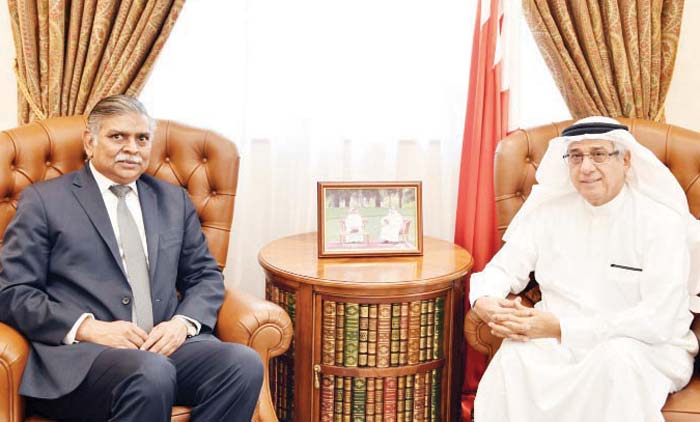 ഇന്ത്യൻ അംബാസഡർ രാജാവി​െൻറ​   മാധ്യമ ഉപദേഷ്​ടാവിനെ സന്ദർശിച്ചു