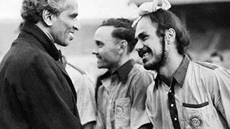 മാ​ന്ത്രി​ക​ന്​ വി​ട...