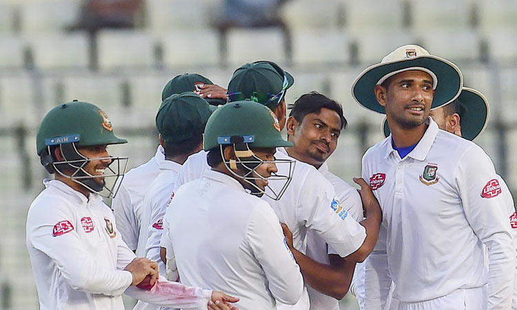 സിം​ബാ​ബ്​​വെ 304ന്​ ​പു​റ​ത്ത്; ബം​ഗ്ല​ാ​ദേ​ശി​ന് 218 റ​ൺ​സ്​ ലീ​ഡ്​