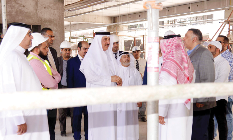 വേനലിലെ പുറംജോലി നിരോധനം: തൊഴിൽ മന്ത്രി ​േജാലി സ്​ഥലങ്ങളിൽ  പരി​േശാധന നടത്തി 