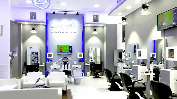 അ​ജ്മാ​നി​ൽ ബാ​ർ​ബ​ർ ഷോ​പ്പു​ക​ൾ​ക്ക് വി​ല​ക്ക്