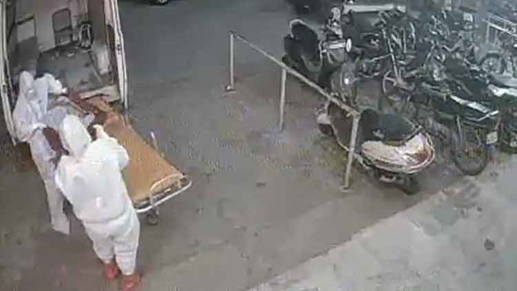 ഭോപാലിൽ കോവിഡ്​ രോഗിയുടെ മൃതദേഹം ആശുപത്രിക്ക്​ സമീപം നടപ്പാതയിൽ തള്ളി