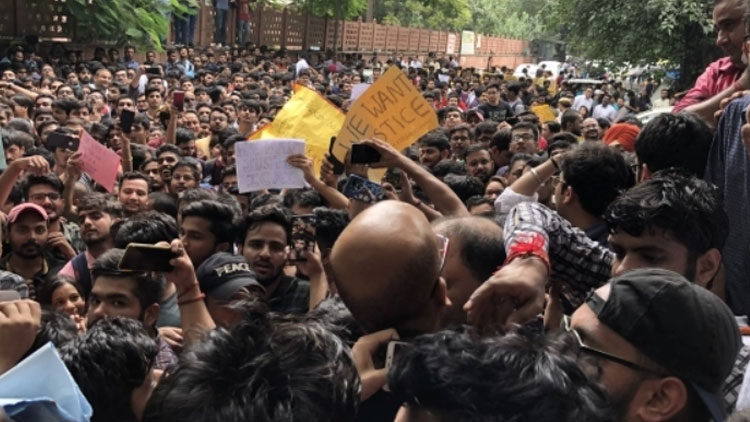 പുനർമൂല്യനിർണയം ആവശ്യപ്പെട്ട് ഡൽഹിയിൽ സി.എ. വിദ്യാർഥികളുടെ പ്രതിഷേധം
