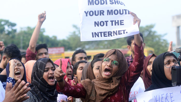 അണയാത്ത പ്രതിഷേധ ജ്വാലയിൽ കേരളവും