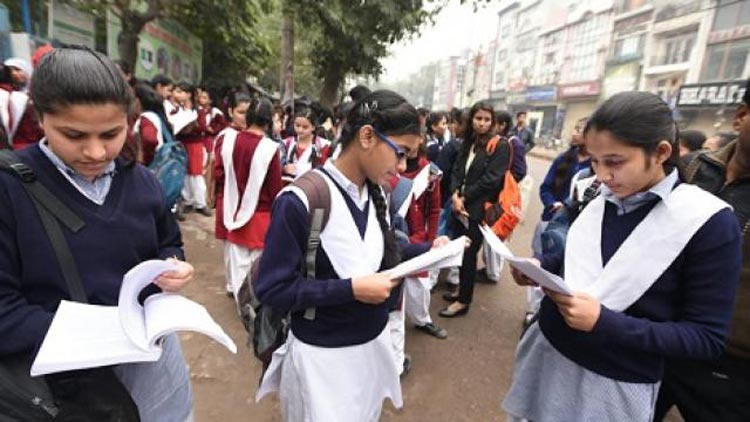 ലോക്​ഡൗൺ പിൻവലിച്ച്​ 10 ദിവസത്തിന്​ ശേഷം പത്ത്​, പ്ലസ് ടു പരീക്ഷകൾ നടത്തും -​സി.ബി.എസ്.ഇ