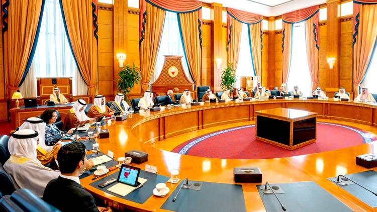 മന്ത്രിസഭ യോഗം: 200 സര്ക്കാര് സേവനങ്ങള്ക്ക് നികുതി ഒഴിവാക്കാന് തീരുമാനം മന്ത്രിസഭ യോഗം: 200 സര്ക്കാര് സേവനങ്ങള്ക്ക് നികുതി ഒഴിവാക്കാന് തീരുമാനം