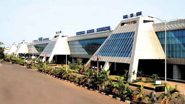 കരിപ്പൂർ വിമാനത്താവളത്തിലെ കസ്​റ്റംസ്​ ഉദ്യോഗസ്​ഥർ നിരീക്ഷണത്തിൽ