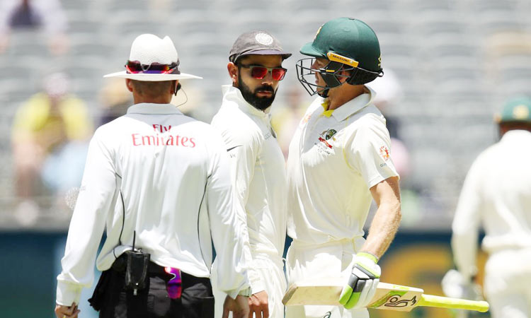 അമ്പയർ സാക്ഷി; കൊമ്പുകോർത്ത്​ ഇന്ത്യ-ആസ്​ട്രേലിയ നായകന്മാർ