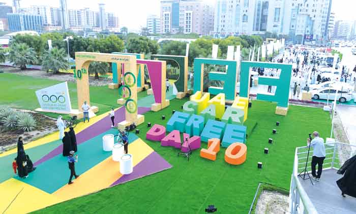 കാ​റൊ​ഴി​വാ​ക്കി കാ​ൽ​ന​ട​യാ​യി ആ​യി​ര​ങ്ങ​ൾ;  പ​ത്താം കാ​ർ​ ഫ്രീ ഡേ ​വ​ൻ വി​ജ​യം