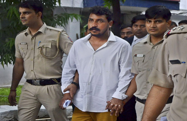 ആസാദിന്‍റെ ജീവൻ അപകടത്തിൽ, ഉടൻ ആശുപത്രിയിലെത്തിക്കണമെന്ന് ഡോക്ടർ