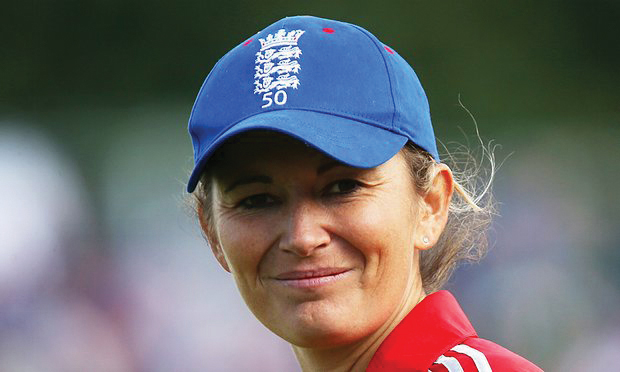 ഇംഗ്ളണ്ടിന്‍െറ വനിതാ ക്രിക്കറ്റ് ക്യാപ്റ്റന്‍ ചാര്‍ലോട്ട് എഡ്വാര്‍ഡ്സ് വിരമിച്ചു