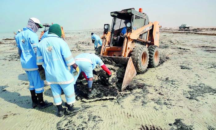 ബീച്ചുകൾ വൃത്തിയാക്കി; 904 ട​ണ്‍ മാ​ലി​ന്യം നീക്കി