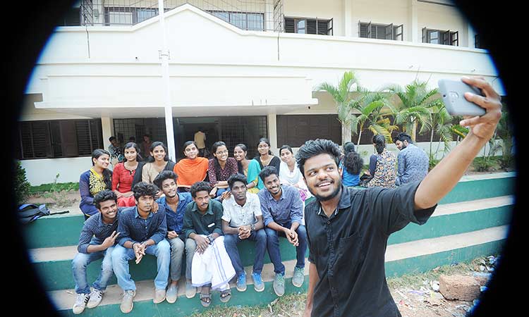 പെൺകുട്ടികൾക്കും ആൺകുട്ടികൾക്കും തുല്യാവകാശം