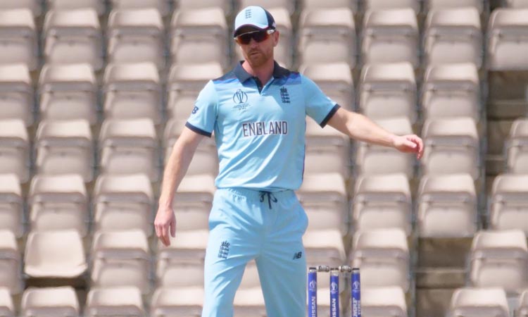 ഇംഗ്ലണ്ട് ഫീൽഡറായി കോച്ച്​  കോളിങ്​ വുഡും