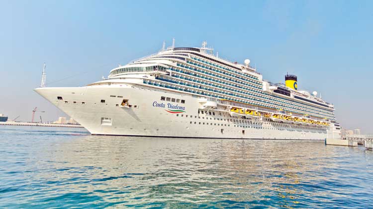 ‘കോസ്​റ്റ ഡിയാഡെമ’  ദോഹ തുറമുഖത്ത്