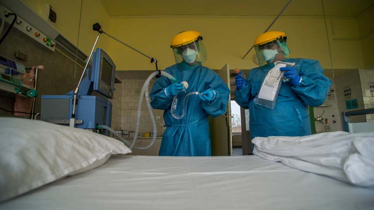 മുംബൈയിൽ ​കോവിഡ്​ ബാധിതർ കുതിക്കുന്നു; ഐ.സി.യുവും വെൻറിലേറ്ററുകളും നിറഞ്ഞു