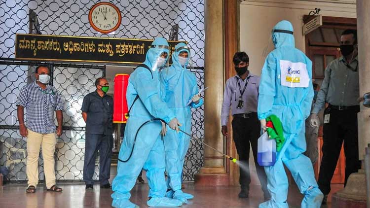 ബംഗളൂരുവിൽ സ്വകാര്യ ആശുപത്രികൾ ചികിത്സ നിഷേധിച്ച ഡോക്​ടർ മരിച്ചു