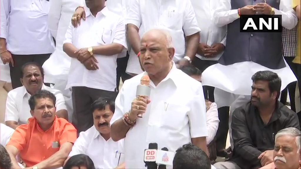 സർക്കാർ പിരിച്ചുവിടണം; ബി.ജെ.പി ഗവർണർക്ക്​ കത്ത്​ നൽകി