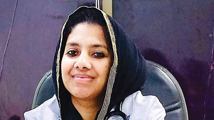 കോ​വി​ഡ്കാ​ല​ത്തെ നൊ​മ്പ​ര​ക്കാ​ഴ്​​ച​ക​ൾ