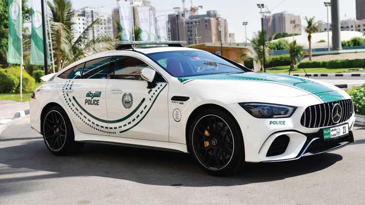 ദുബൈ പൊലീസ് പട്രോളിങ് ഇനി ആഡംബര കാറിൽ