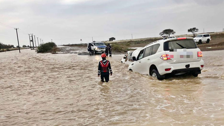 അ​ൽ​​െഎ​ൻ താ​ഴ്‌​വ​ര​ക​ളി​ൽ കു​ടു​ങ്ങി​യ 32 പേ​രെ ര​ക്ഷി​ച്ചു