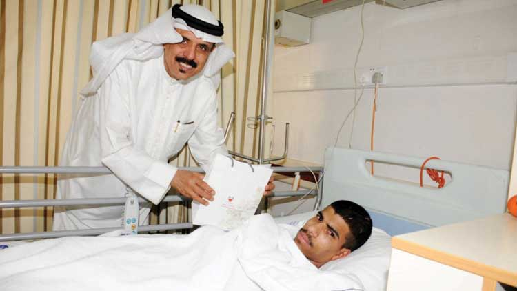 രോഗികളായ വിദ്യാര്‍ഥികളെ മന്ത്രി സന്ദര്‍ശിച്ചു