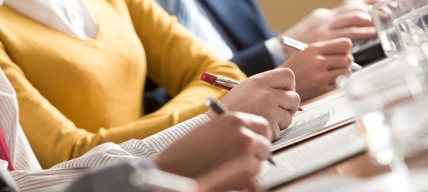 എ​സ്.​എ​സ്.​സി സി.​ജി.​എ​ൽ: മു​ഴു​ക്കൈ വ​സ്​​ത്ര​ത്തി​നും ഷൂ​സി​നും വി​ല​ക്ക്​