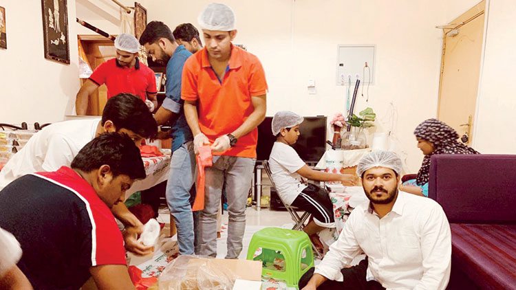 ദിനംപ്രതി നൂറുകണക്കിന് പേര്‍ക്ക്  നോമ്പ് തുറയൊരുക്കി മലയാളി കുടുംബം