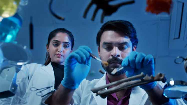 ‘ഹോളിവുഡ് സിനിമയും കണ്ട് കേസന്വേഷിക്കാൻ ഇറങ്ങിയാൽ’; ഫൊറൻസിക് ട്രൈലറർ