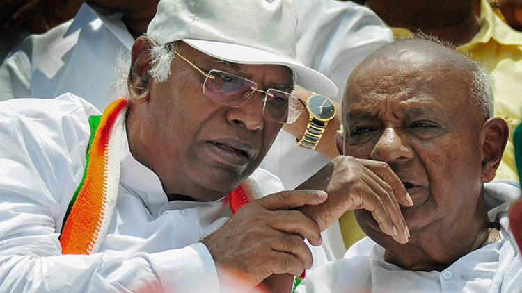 എച്ച്.ഡി. ദേവഗൗഡയും മല്ലികാർജുൻ ഖാർഗെയും രാജ്യസഭയിലേക്ക് എതിരില്ലാതെ തെരഞ്ഞെടുക്കപ്പെട്ടു