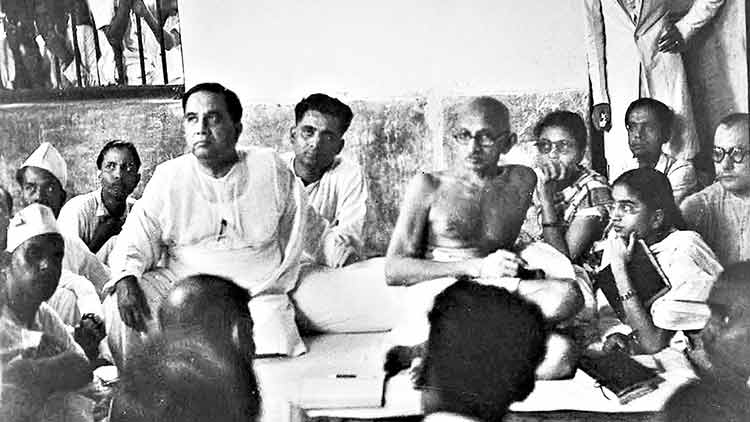 Gandhi-with-Suhrawardy