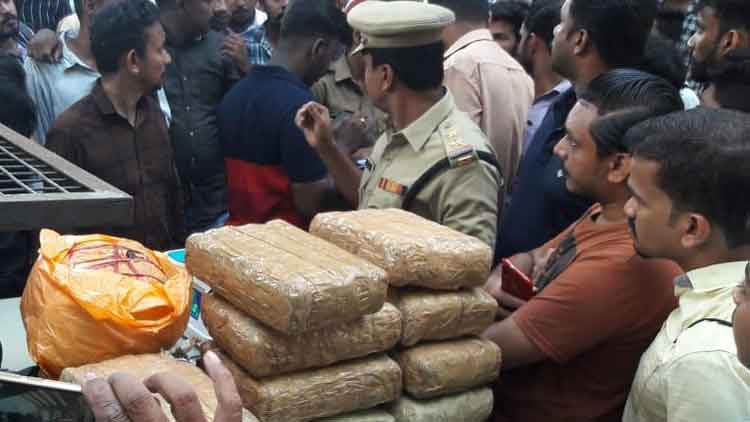 കുറ്റിപ്പുറത്ത്​ വൻ കഞ്ചാവ്​ വേട്ട; മൂന്ന്​ പേർ അറസ്​റ്റിൽ