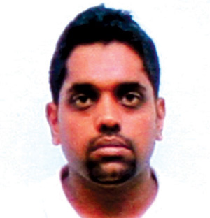 വ്യാജ ബോംബ് ഭീഷണി: പിടിയിലായ മലയാളി, ഭാര്യയുടെ കൊലപാതകക്കുറ്റവും ഏറ്റുപറഞ്ഞു