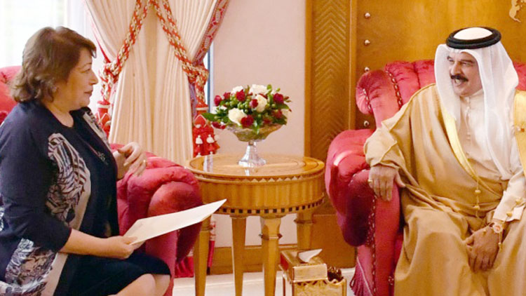 ലോ​ക യു​വ​ജ​ന ഫോ​റം: ഹ​മ​ദ്​ രാ​ജാ​വി​ന്​  ഇൗ​ജി​പ്​​ത്​ പ്ര​സി​ഡ​ൻ​റി​െൻറ ക്ഷ​ണ​ം