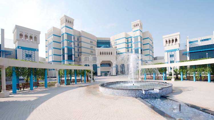 ക​​ളി​​ക​​ളി​​ലൂ​​ടെ വേ​​ദ​​ന​​യ​​ക​​റ്റി കു​​ട്ടി​​രോ​​ഗി​​ക​​ൾ