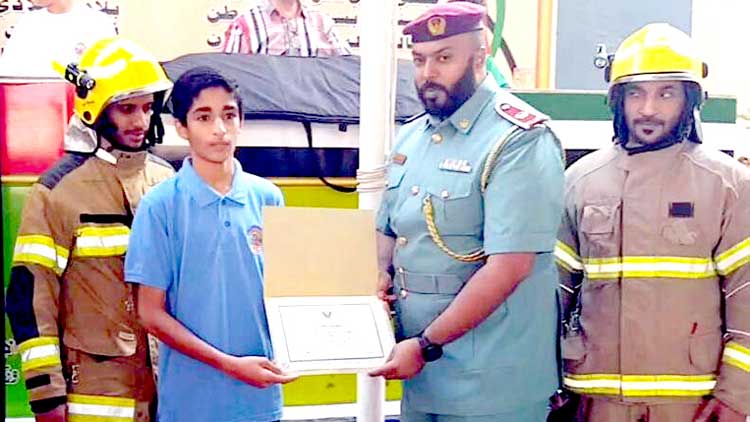 കു​​ടും​​ബ​​ത്തെ തീ​​ദു​​ര​​ന്ത​​ത്തി​​ൽ​​നി​​ന്ന്​  ര​​ക്ഷി​​ച്ചു; സ്​​​കൂ​​ൾ വി​​ദ്യാ​​ര്‍ഥി​​ക്ക് ആ​​ദ​​ര​​വ്