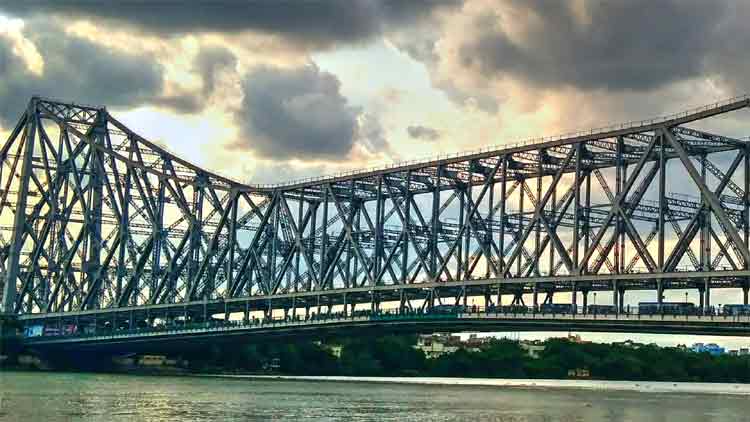 ഹൗറാ മാതൃകയിലുള്ള കേരളത്തിലെ ആദ്യ തൂക്കുപാലം പൊന്നാനിയിൽ