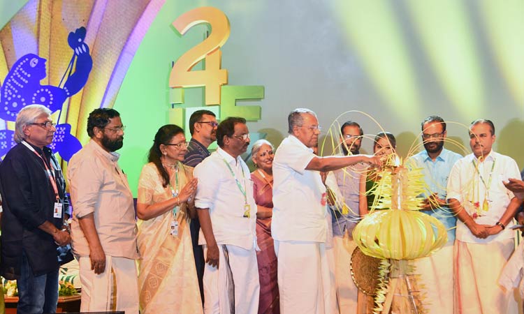 ഇനി സിനിമാവസന്തം, അന്താരാഷ്​ട്ര ചലച്ചിത്രോത്സവത്തിന്​ തിരിതെളിഞ്ഞു