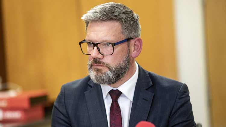 ജീവനക്കാരിയുമായി അവിഹിത ബന്ധം; ന്യൂസിലൻഡിൽ മന്ത്രിയെ പുറത്താക്കി