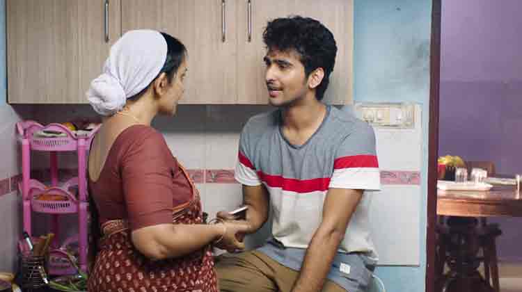 ചേച്ചി ഒന്നും പറഞ്ഞില്ലേ;  ഇഷ്കിലെ കുടുംബ രംഗം -വിഡിയോ